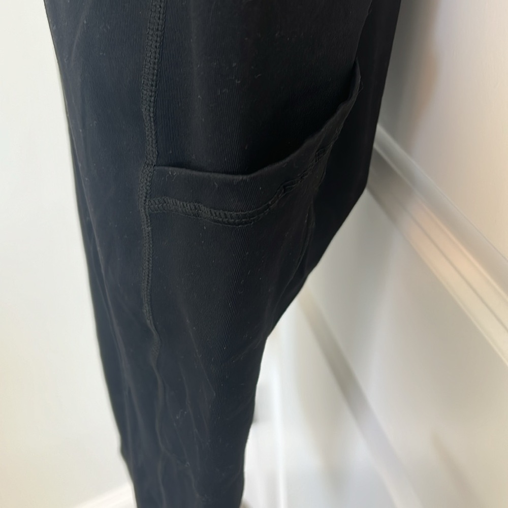 Torrid Active Capris With Pockets - image 2